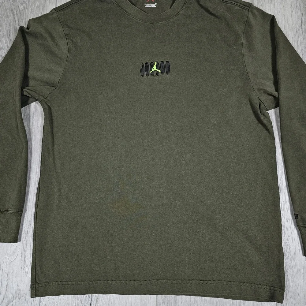 Nike Air Jordan Shirt Mens Small Green Long Sleeve Embroidered Jump Man Logo